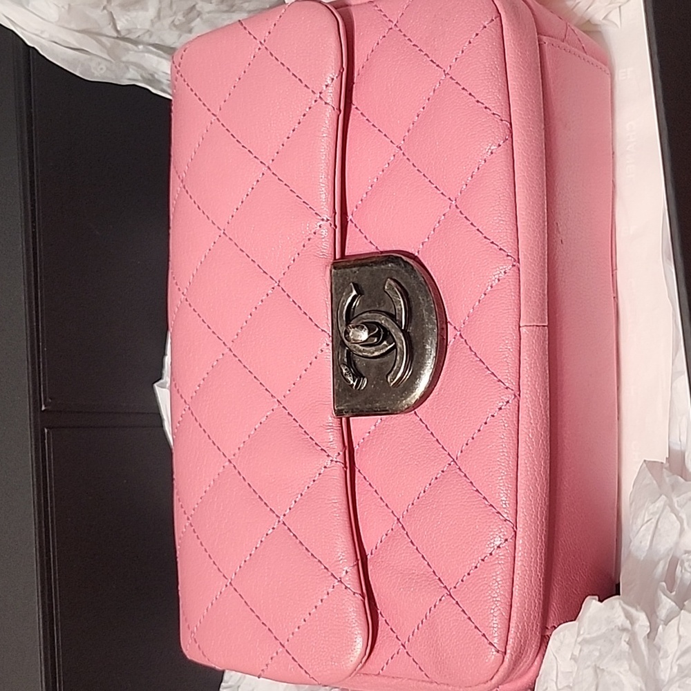 Channel crossbody leather bag